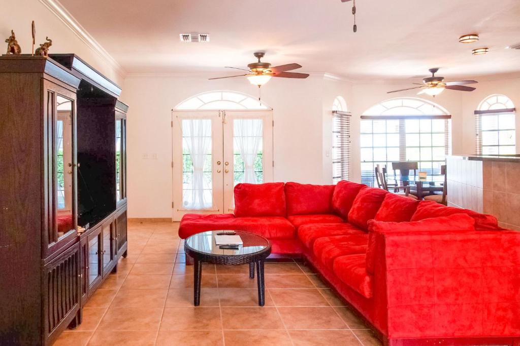 NEW Villa Turquoise Water with WiFi BBQ and Netflix photo 1