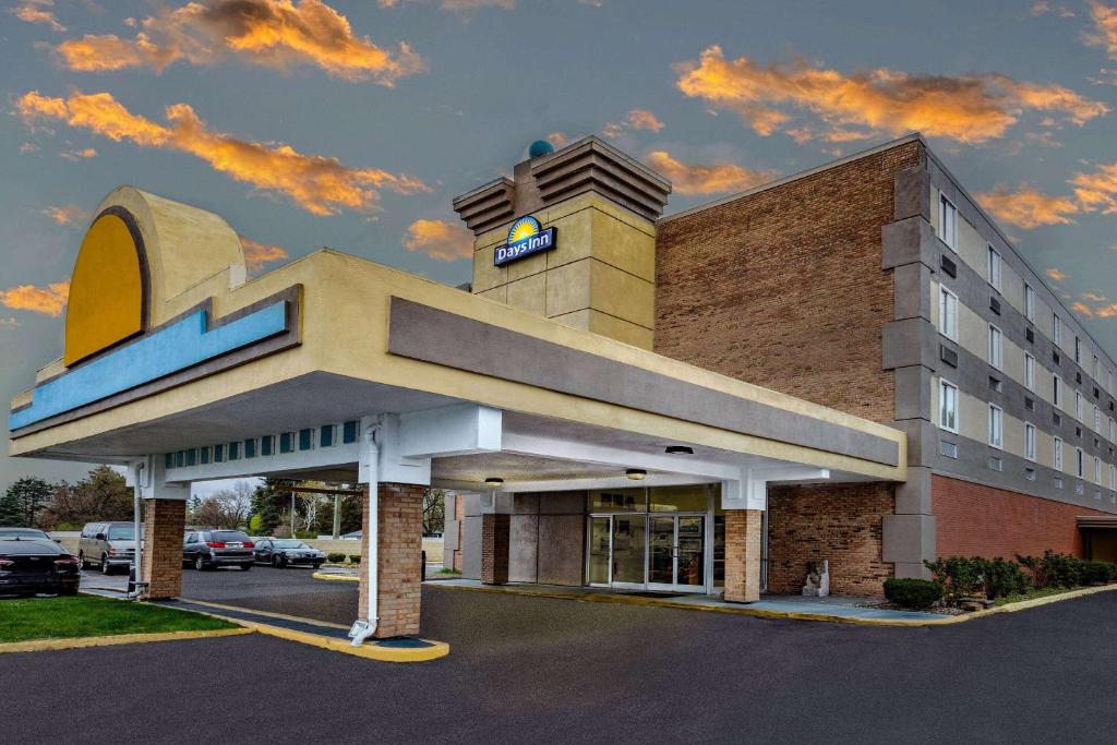 Days Inn by Wyndham Livonia/Canton/Detroit image