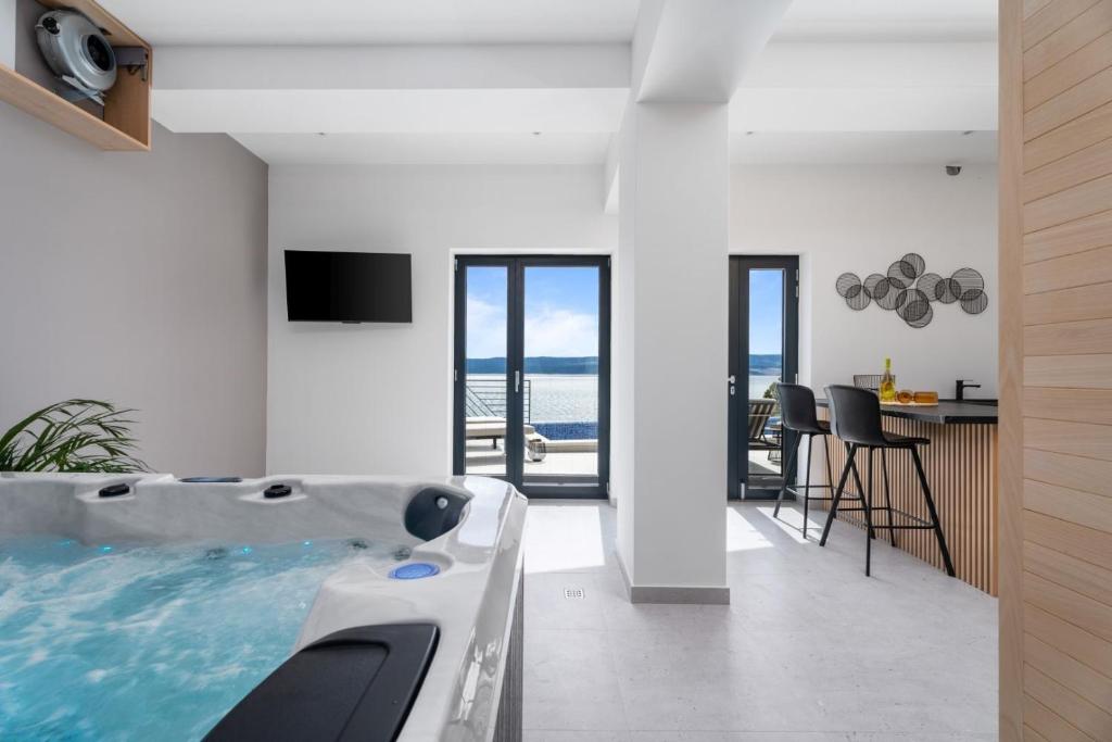 Luxury villa Euphorica Omis with pool, jacuzzi, sauna, gym photo 4