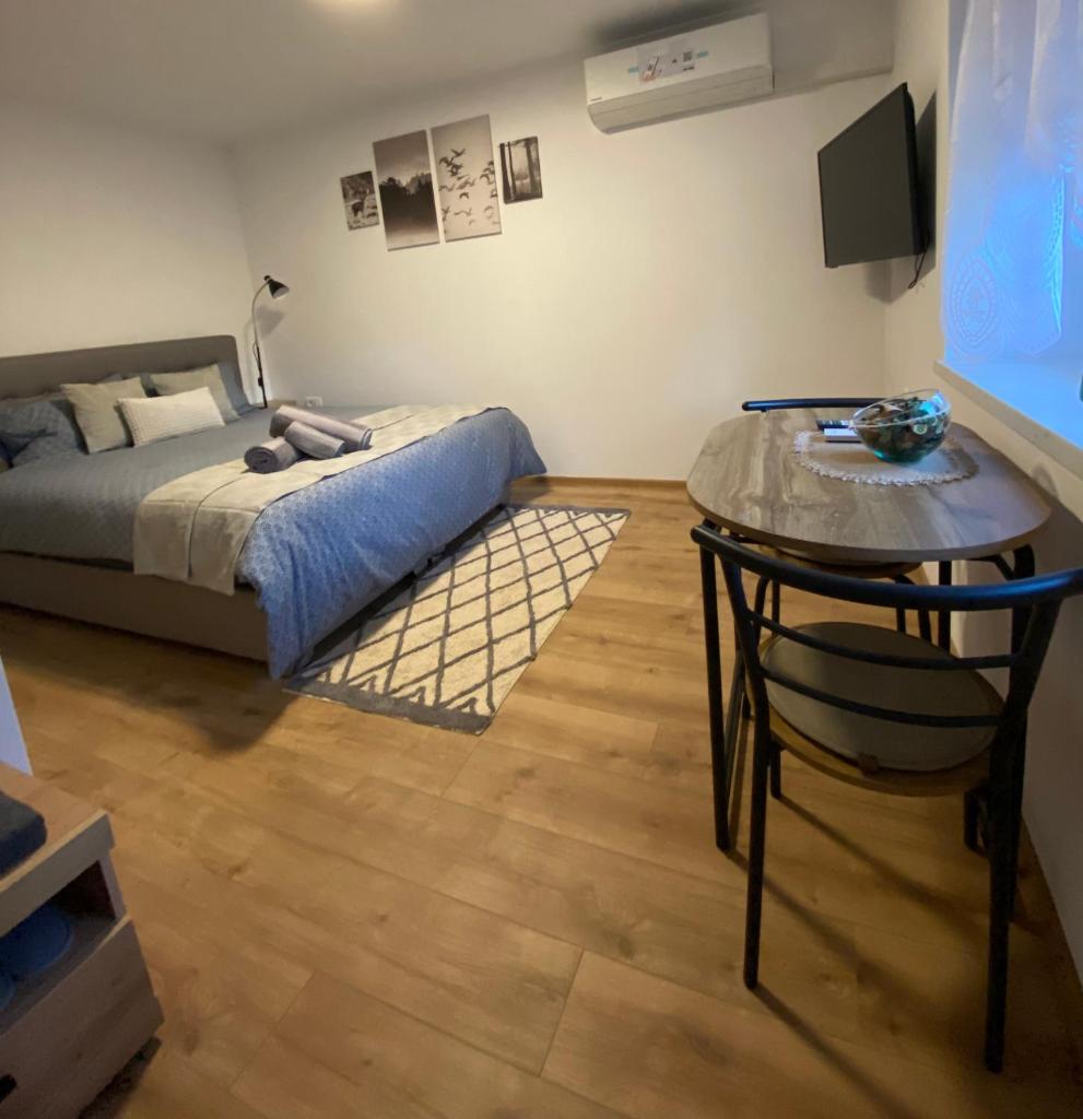 Greg's Rooms photo 2