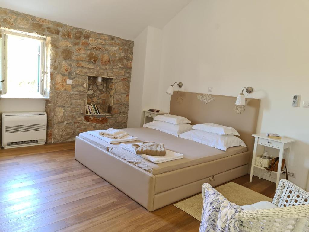 Villa stone house photo 4