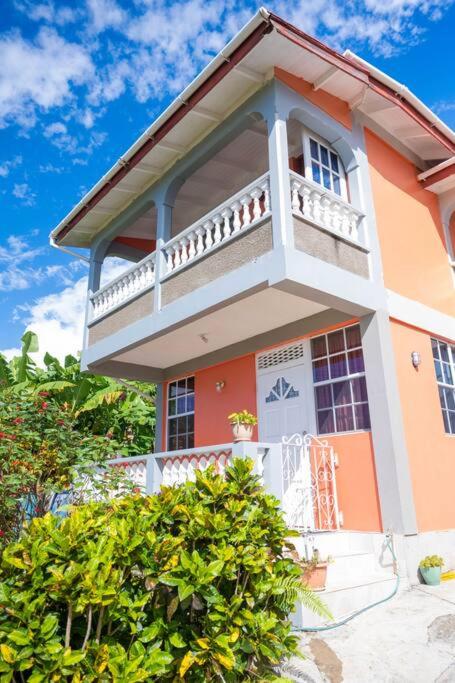 Perfect Family Home Close to Roseau photo 2