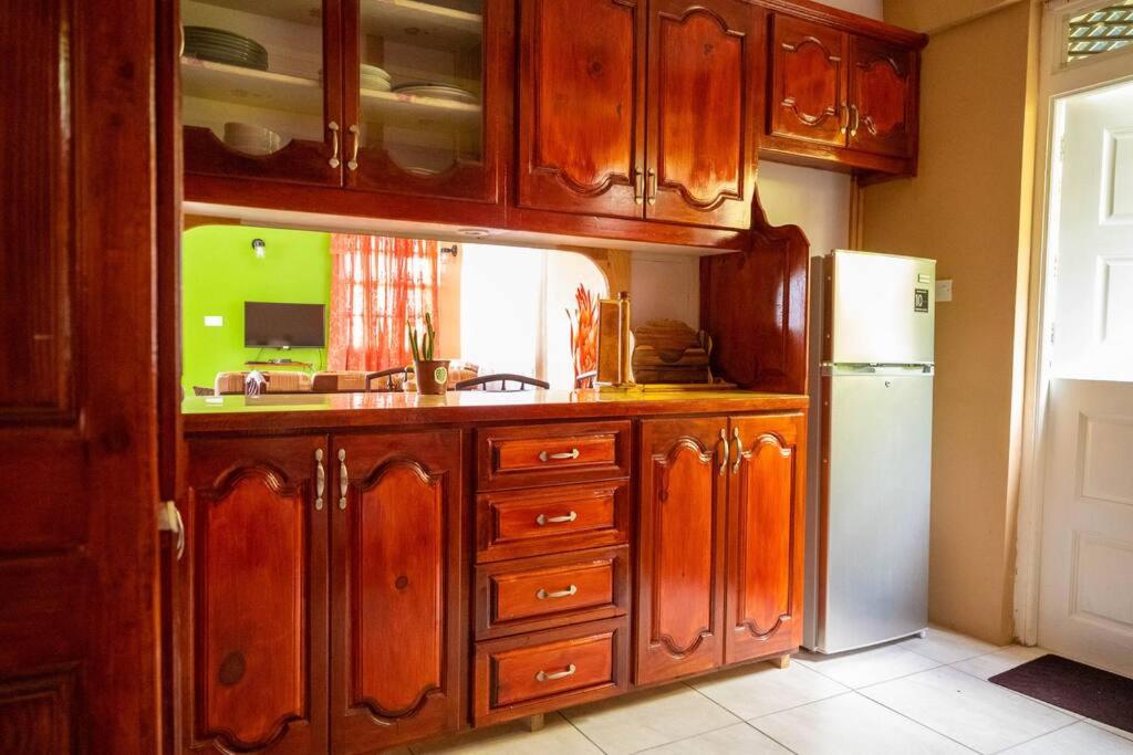 Perfect Family Home Close to Roseau photo 4