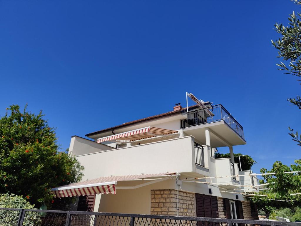 Apartmani Grebastica photo 1