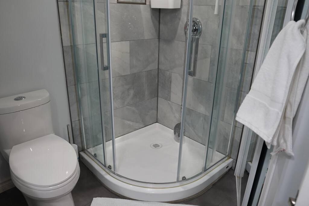Patio privé, hébergement équipé et spacieux. photo 4