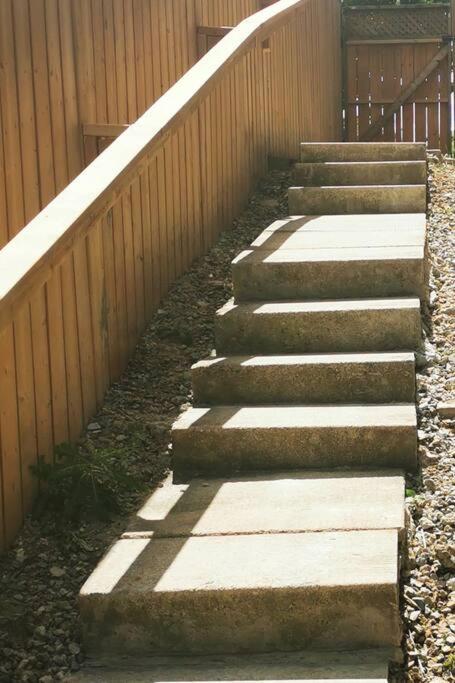 Patio privé, hébergement équipé et spacieux. photo 3