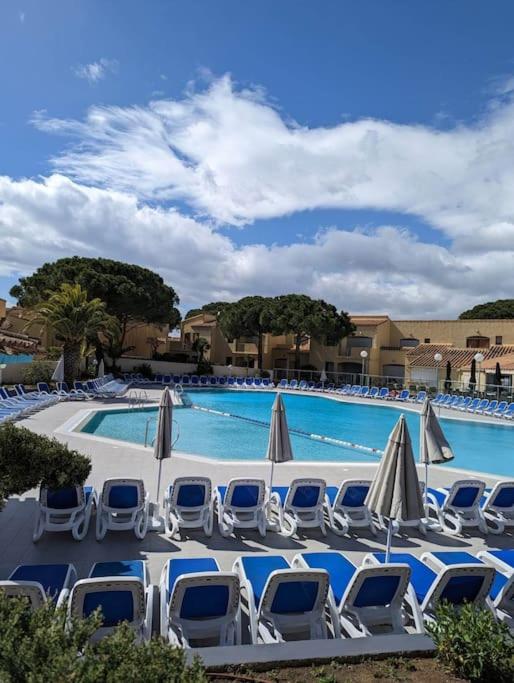 T3 climatisé dans village vacance avec piscine, proximité plage et parking photo 3
