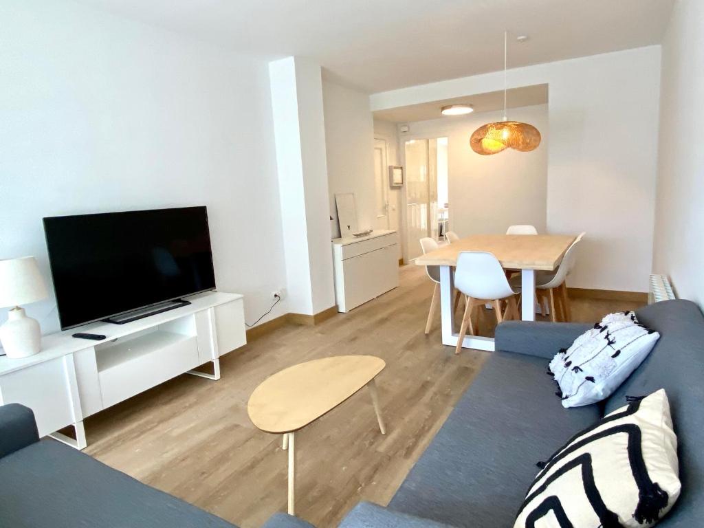 Apartamento con 3 habitaciones, terraza y jardin comunitario con piscina en Sant Antoni de Calonge photo 4