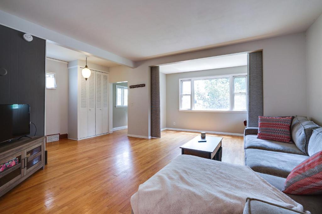 Pet-Friendly Saint Paul Home - Near Allianz Field! photo 2