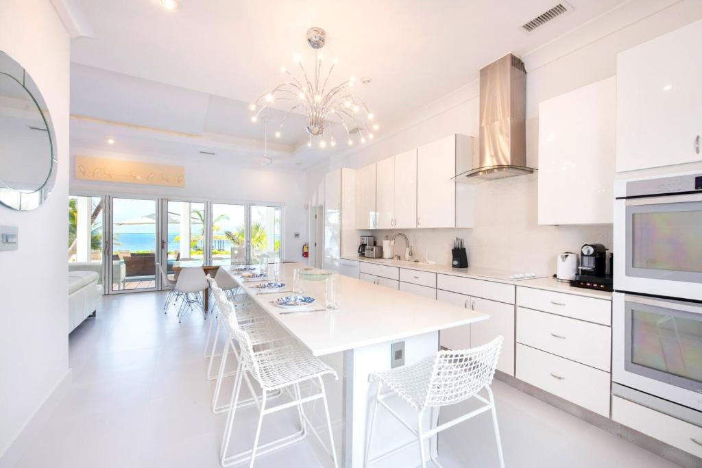 White Cottage by Grand Cayman Villas & Condos photo 4