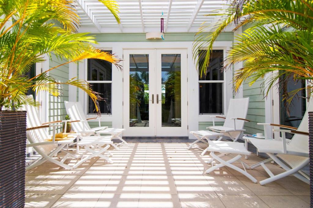 Pomegranate Cottage by Grand Cayman Villas & Condos