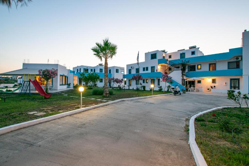 Anthia Apartments photo 2