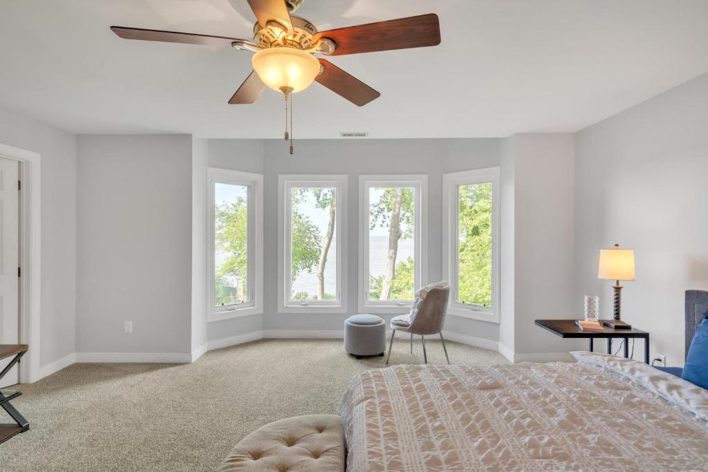 Relaxing Luxurious Waterfront townhouse photo 3