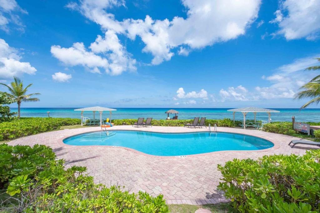 Northern Lights 5 by Grand Cayman Villas & Condos photo 1