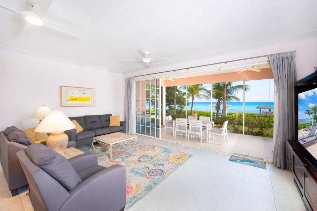Northern Lights 5 by Grand Cayman Villas & Condos photo 4
