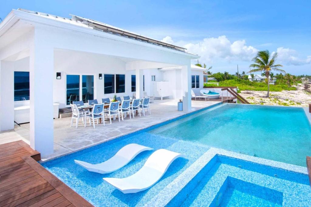 Present Moment by Grand Cayman Villas & Condos photo 2