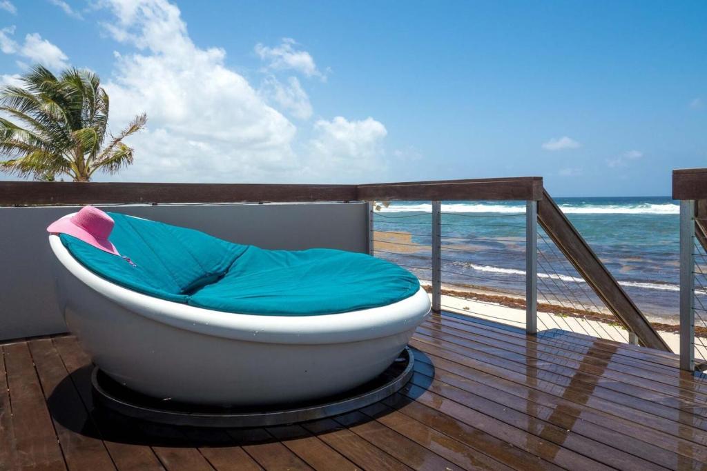 Present Moment by Grand Cayman Villas & Condos photo 4