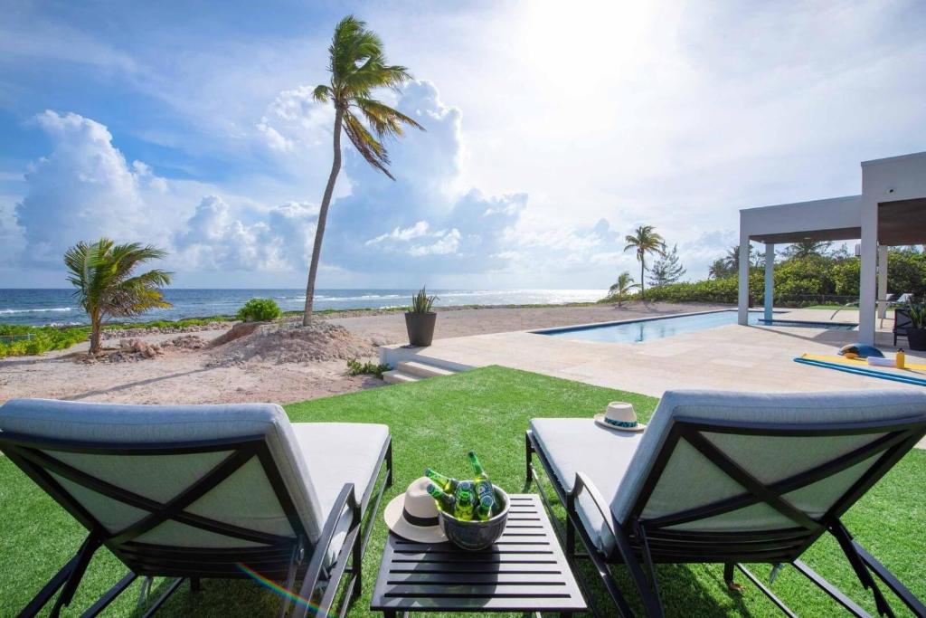 Wind Upon The Waves by Grand Cayman Villas & Condos photo 2