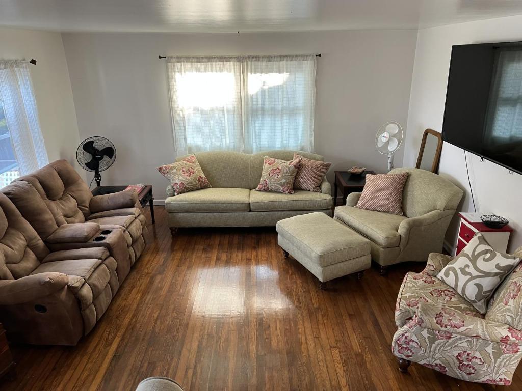 Water Front Oasis home photo 2