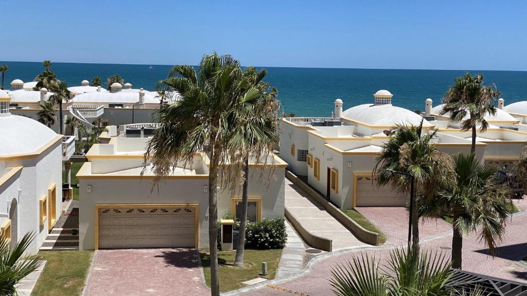 Beautiful 1,5 Bedroom Condo on the Sea of Cortez at Las Palmas Resort BN-303A condo