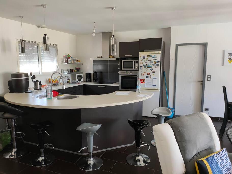 Jolie villa T5 tout confort avec piscine/jardin photo 2