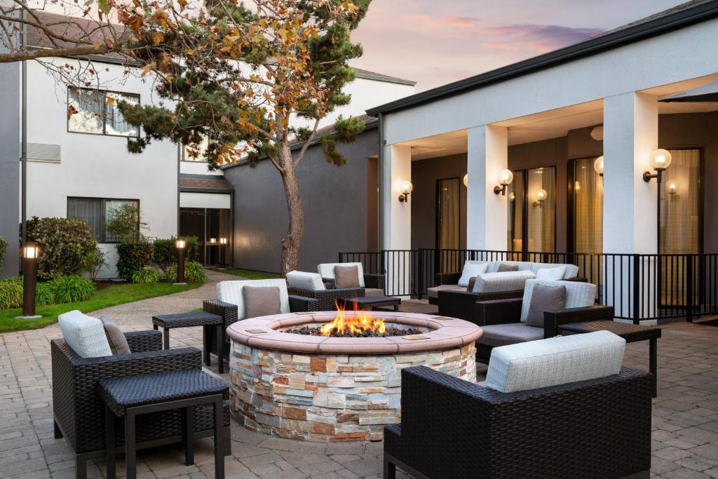 Courtyard by Marriott San Francisco Airport image