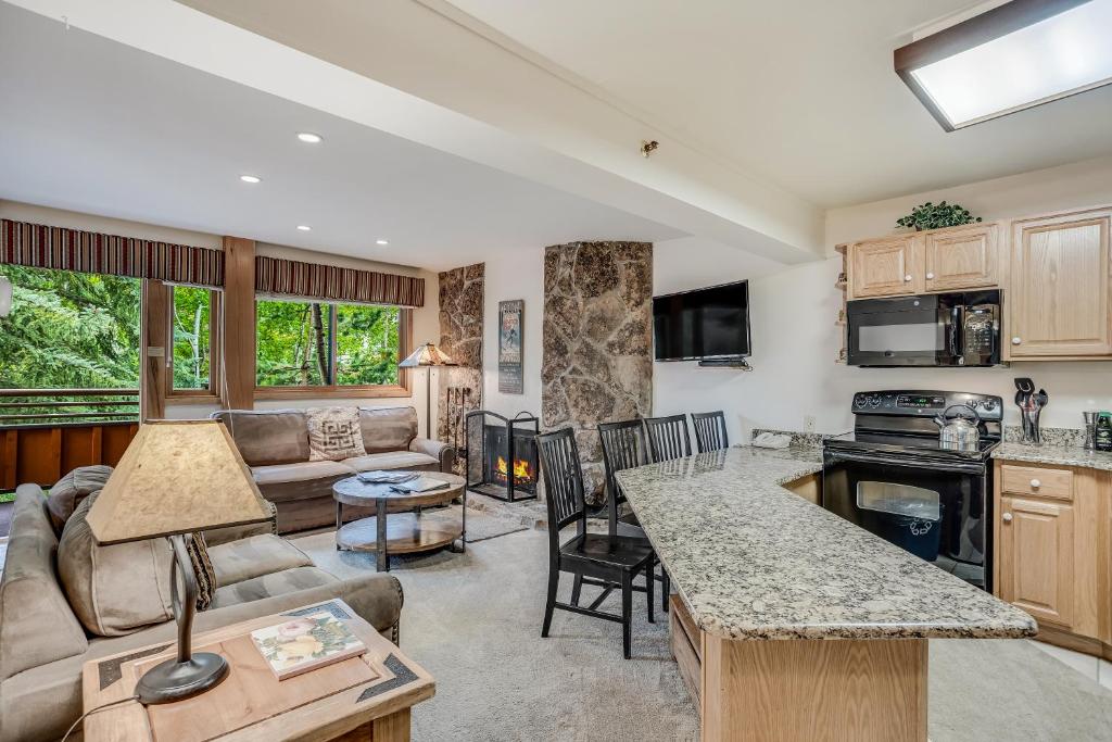 Laurelwood Condominiums 307 image
