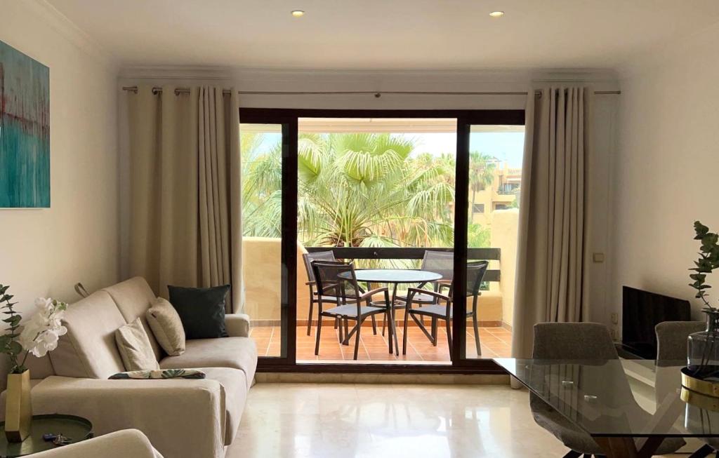 Oasis Costalita Estepona I photo 4