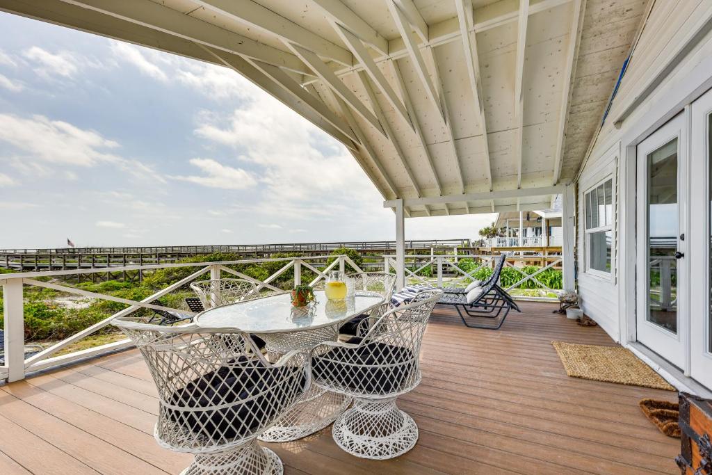 Oceanfront Amelia Island Cottage Deck and Boardwalk photo 1