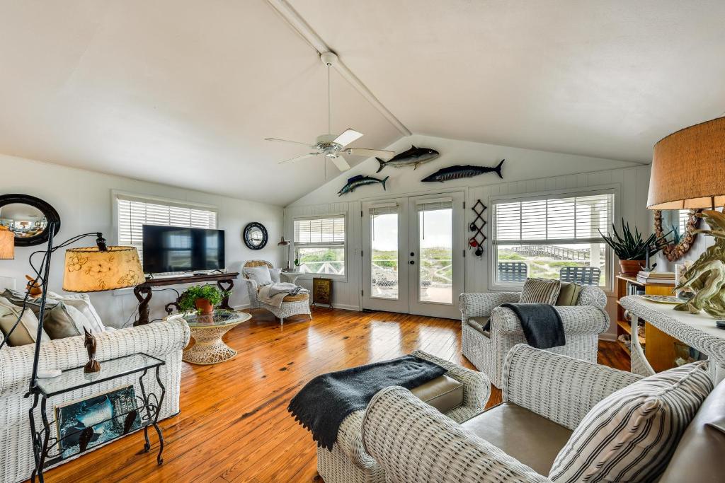 Oceanfront Amelia Island Cottage Deck and Boardwalk photo 2