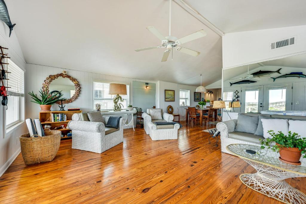 Oceanfront Amelia Island Cottage Deck and Boardwalk photo 3