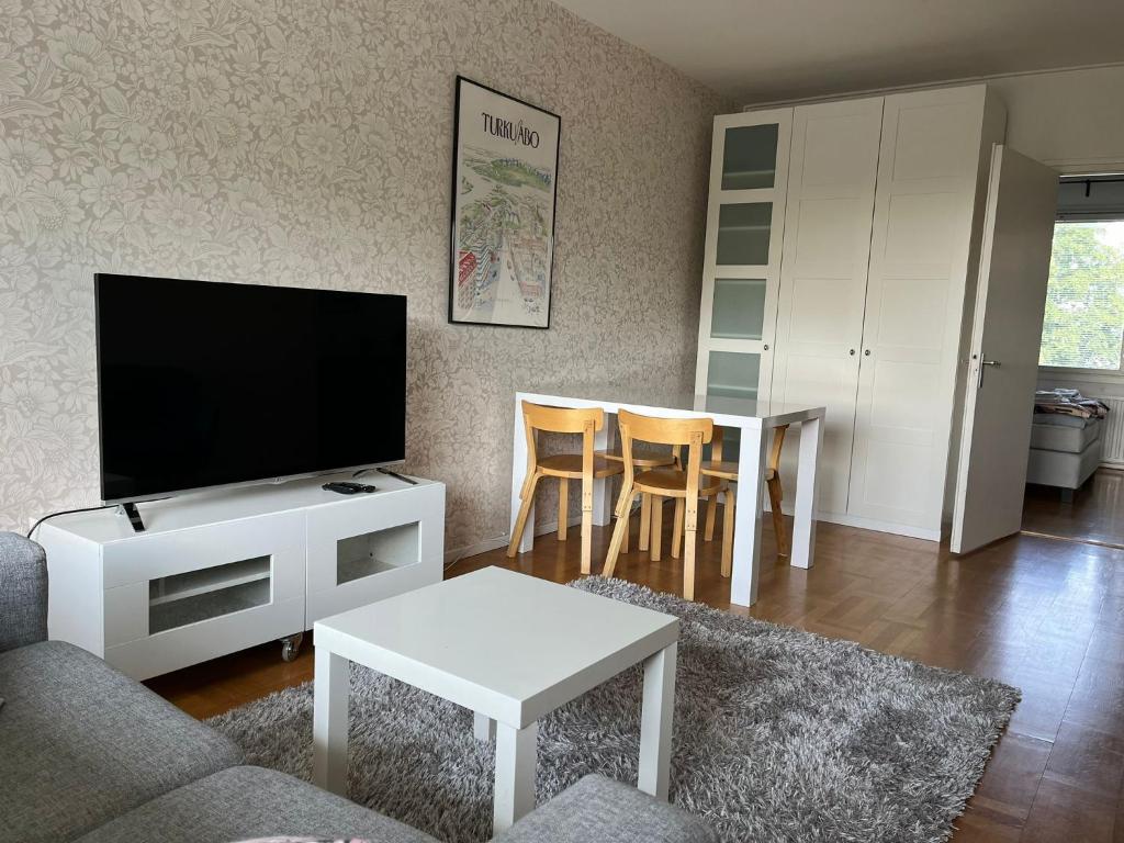 Kompakti kolmio hyvällä sijainnilla photo 2