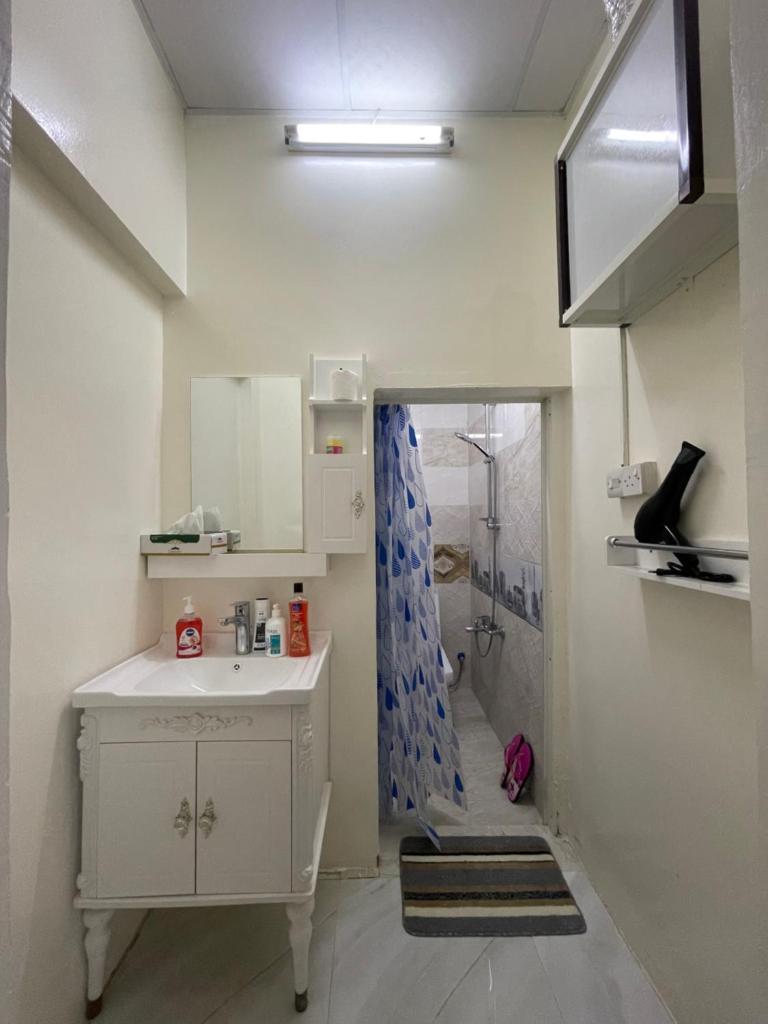 Private 2Bedroom Villa with T&B and Kitchenette near Abu Dhabi International Airport photo 2