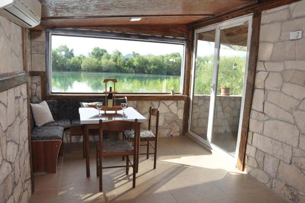Skadar Lake House Virpazar photo 4