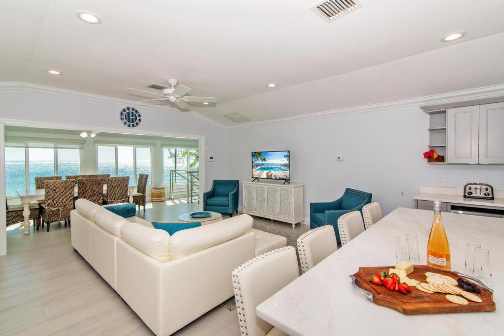 Blue Serenity by Grand Cayman Villas & Condos photo 1