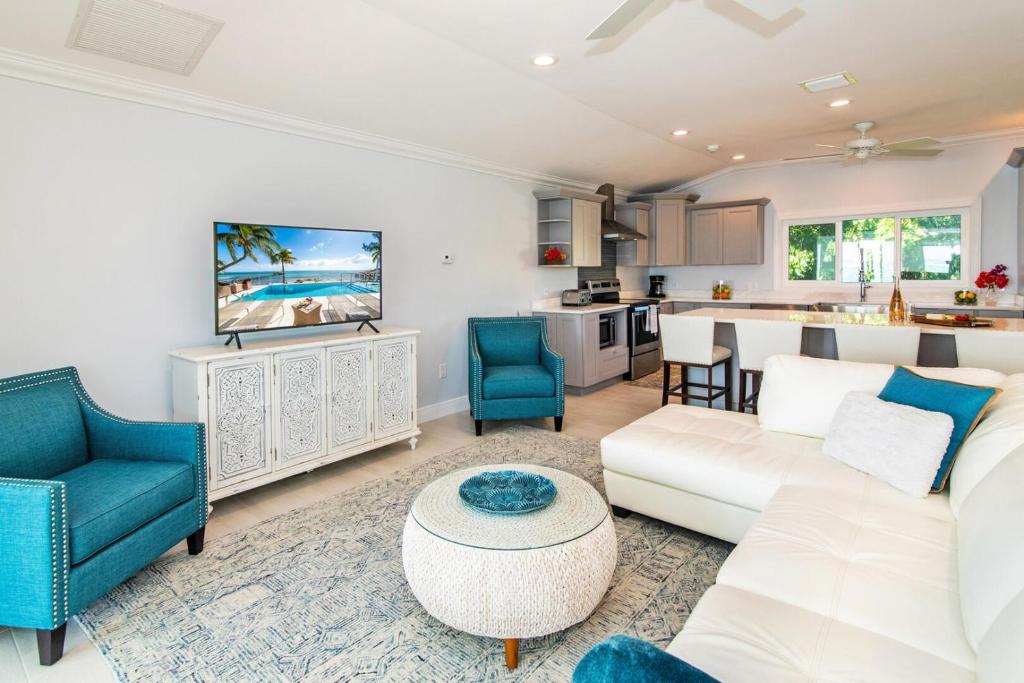 Blue Serenity by Grand Cayman Villas & Condos photo 3