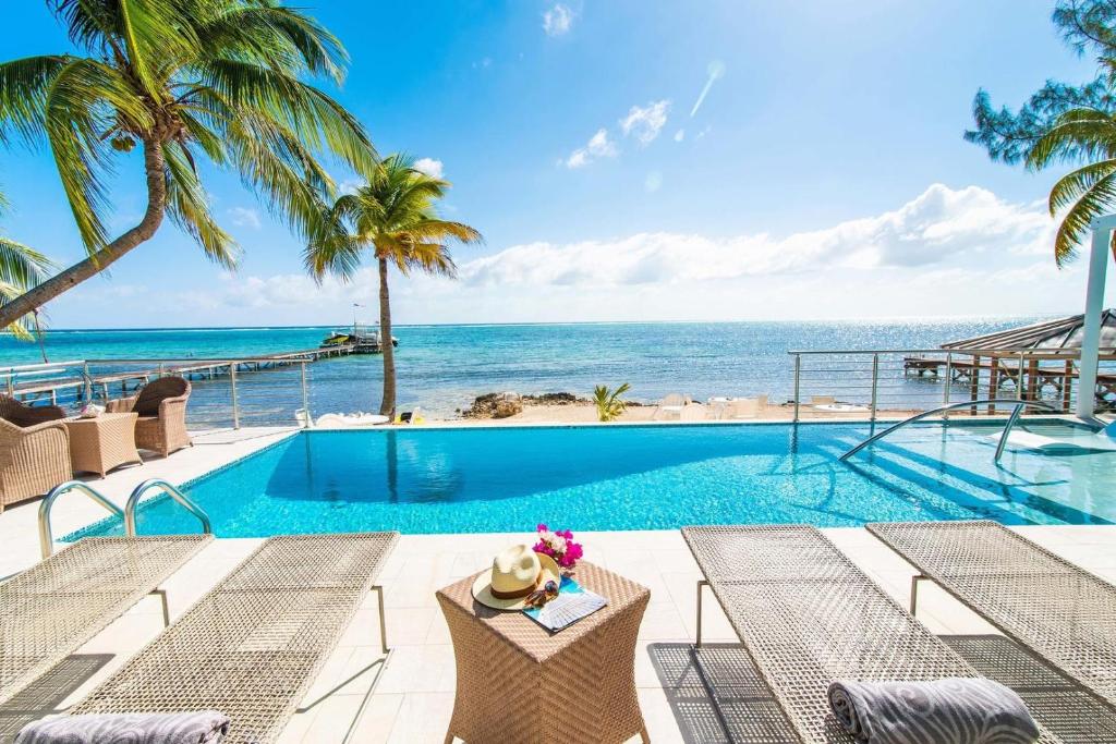 Blue Serenity by Grand Cayman Villas & Condos photo 4