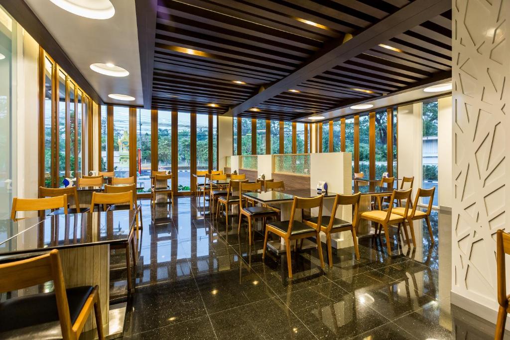 V Hotel Ubon Ratchathani photo 1