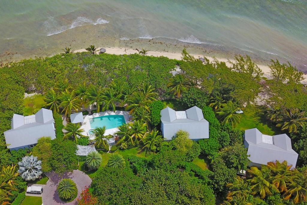 Papaya Cottage by Grand Cayman Villas & Condos photo 4