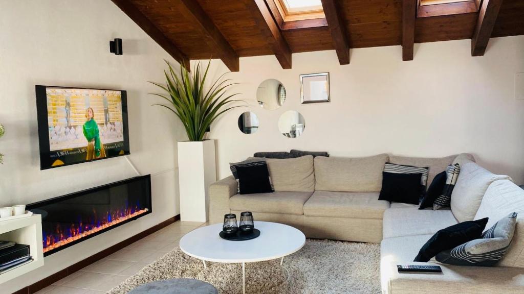 CasaCamelia 35, 3 BDRM with view Lake Como photo 2
