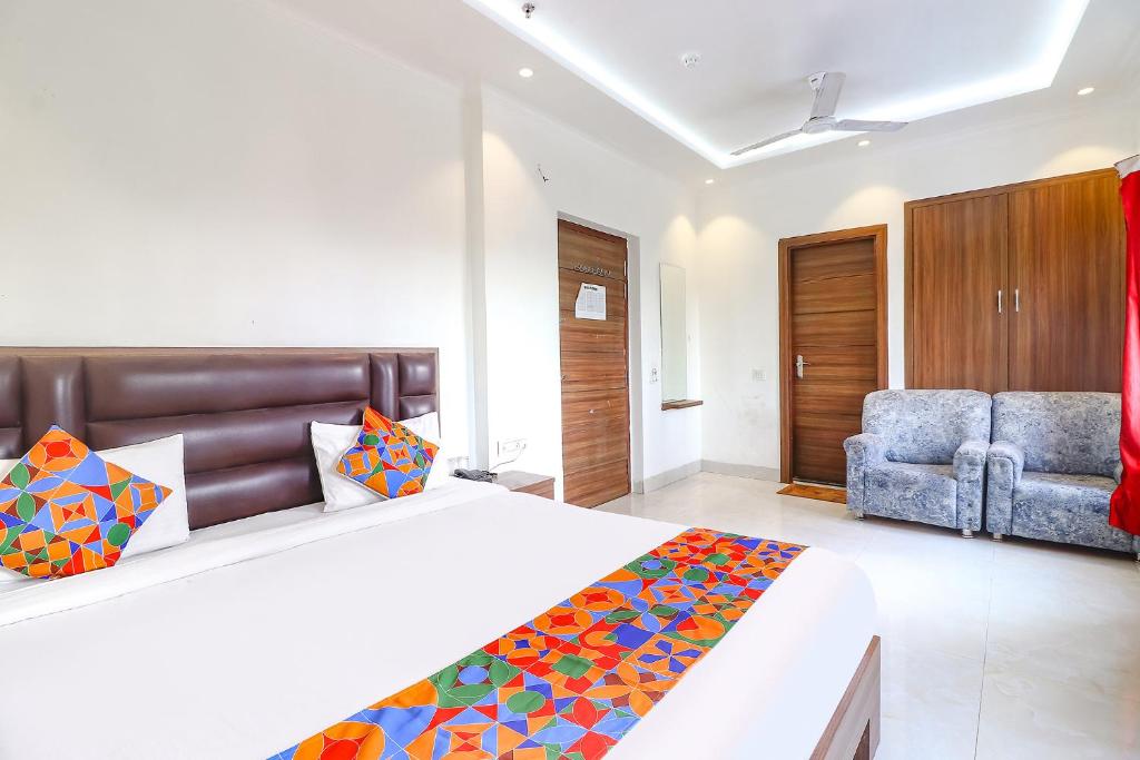 FabHotel Bhawana photo 2