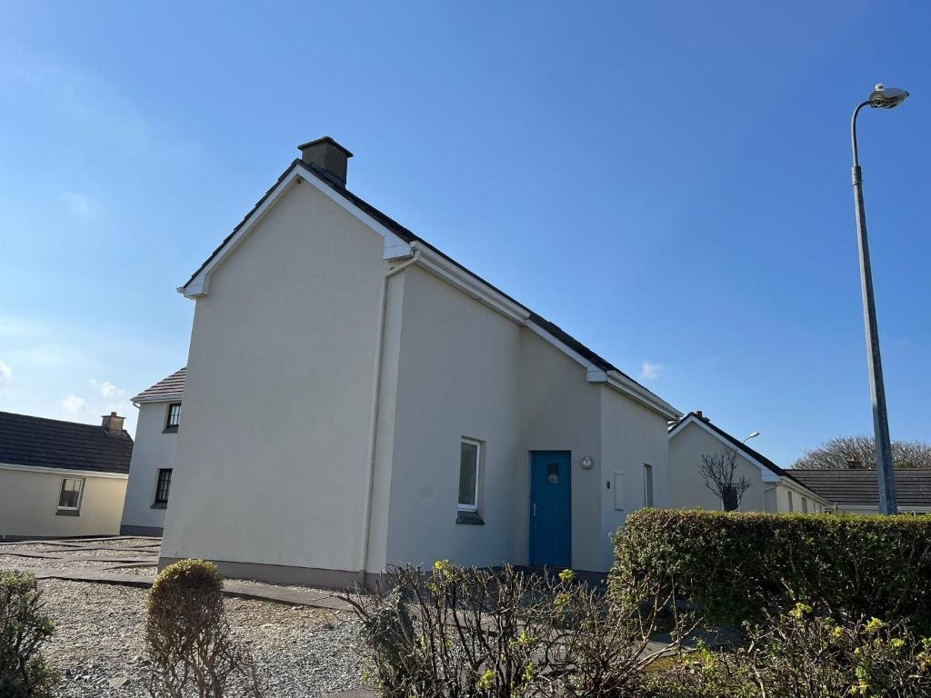 No 6 Aillebrack Cottage, Ballyconneely photo 1