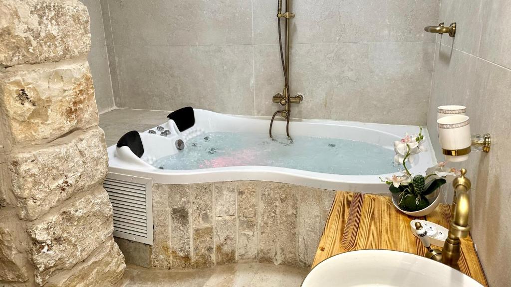 Boutique apartment in heart of Haifa photo 2