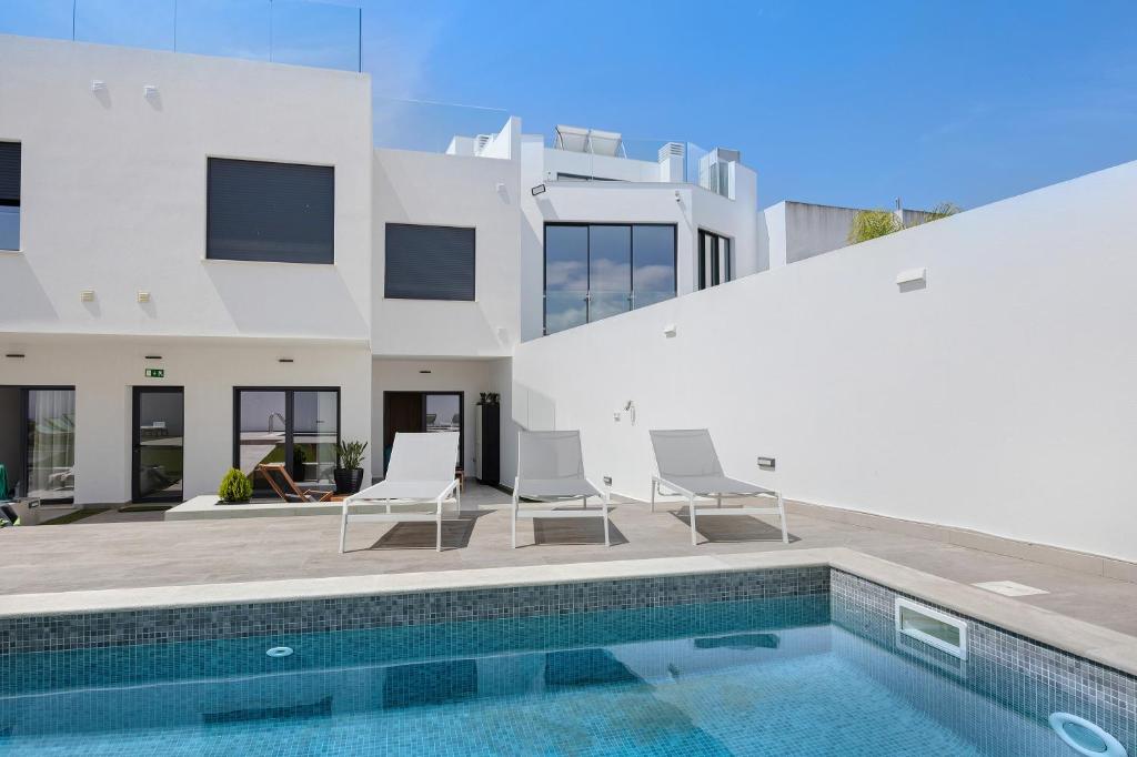 J B Ria Mar Villas Rc