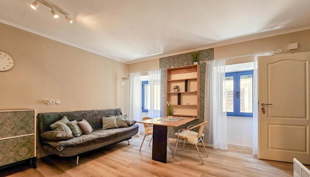 Melanie studio apartment photo 3