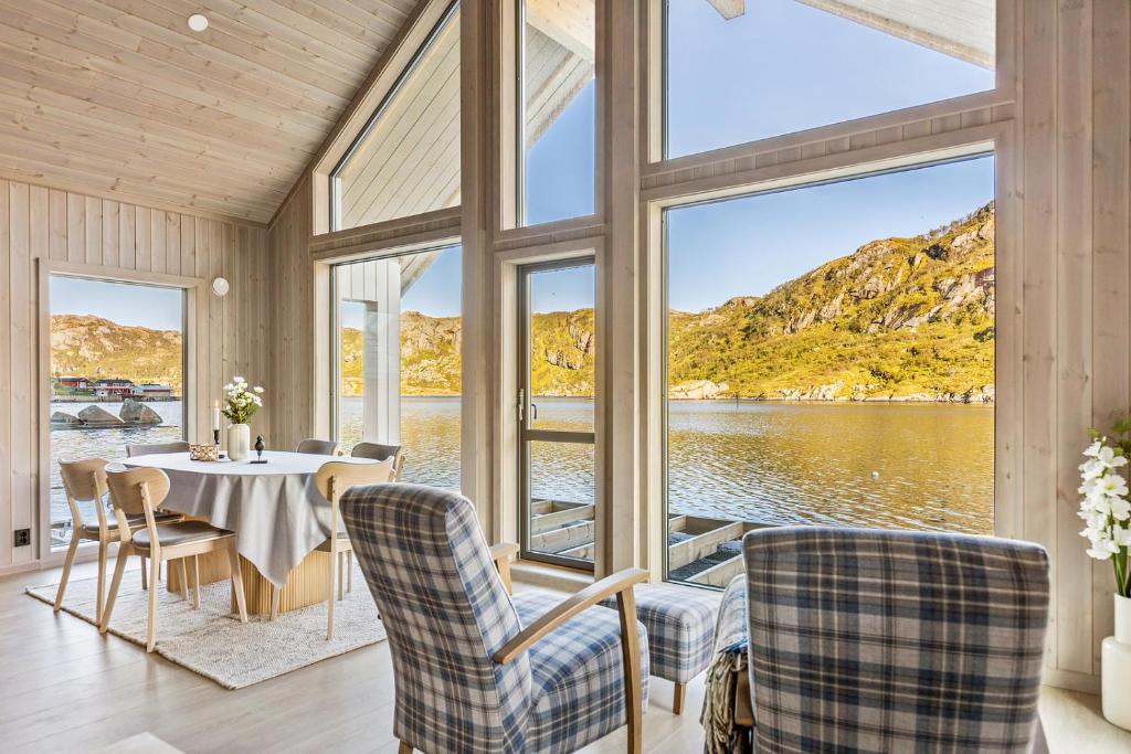 Beachfront Paradise Lofoten photo 2