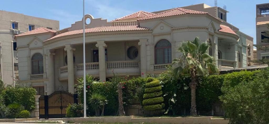 Super luxurious villa with large landscape areas photo 1