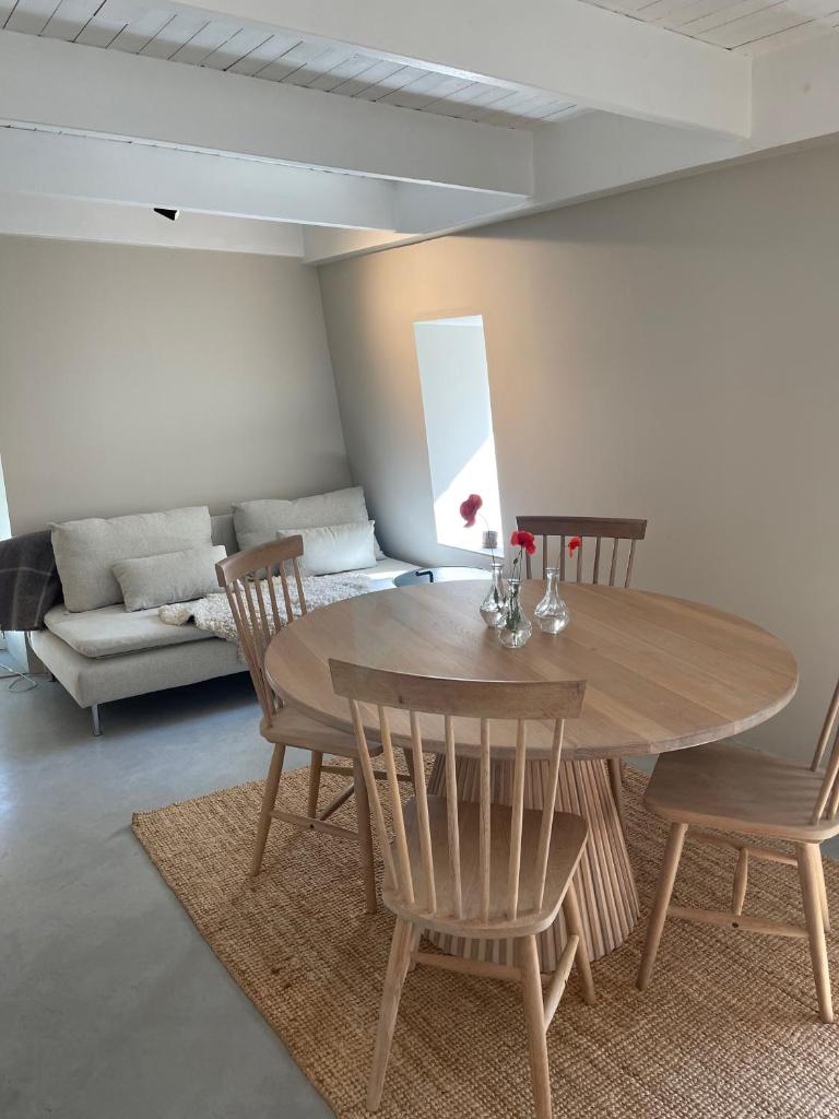 Two Bedroom, Newly Renovated, Garden Apartment, Gärsnäs Österlen photo 3