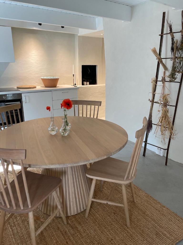Two Bedroom, Newly Renovated, Garden Apartment, Gärsnäs Österlen