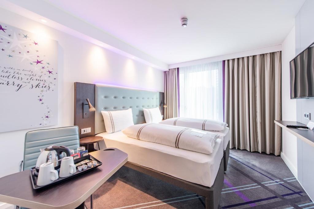 Premier Inn Stuttgart City Centre - Tap to explore photos